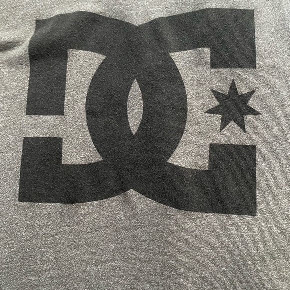 DC T-shirt - Picture 2 of 4